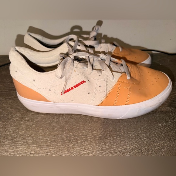 Nike Air Jordan Series Shoes - Picture 3 of 6